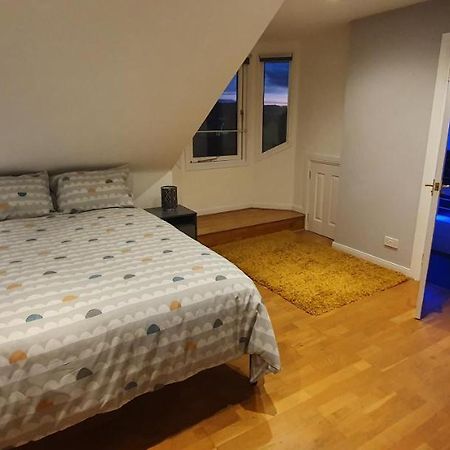 Spacious, Modern 3 Bedroom Luxury Flat In Centre Location Broughty Ferry Eksteriør bilde