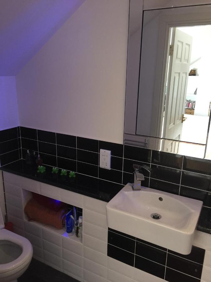 Spacious, Modern 3 Bedroom Luxury Flat In Centre Location Broughty Ferry Eksteriør bilde