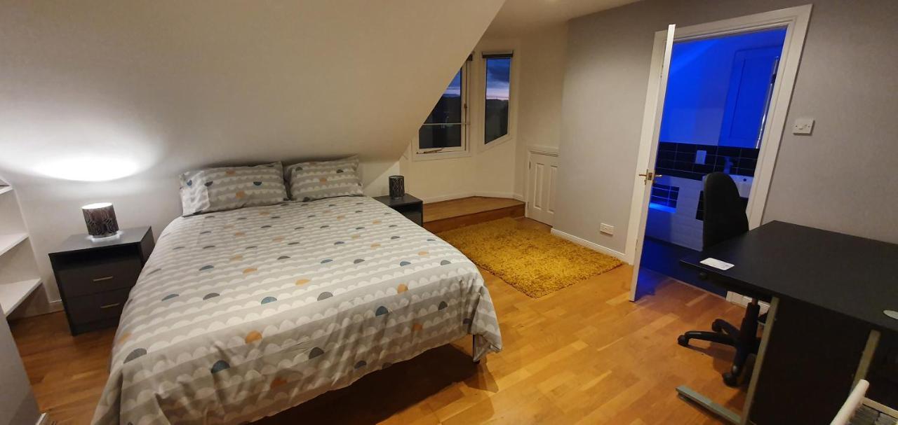 Spacious, Modern 3 Bedroom Luxury Flat In Centre Location Broughty Ferry Eksteriør bilde